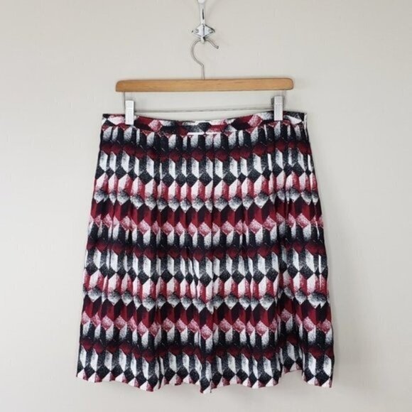 LOFT | Red Black Cream Petite Geometric Pleated Skirt Size 12P - Picture 1 of 4